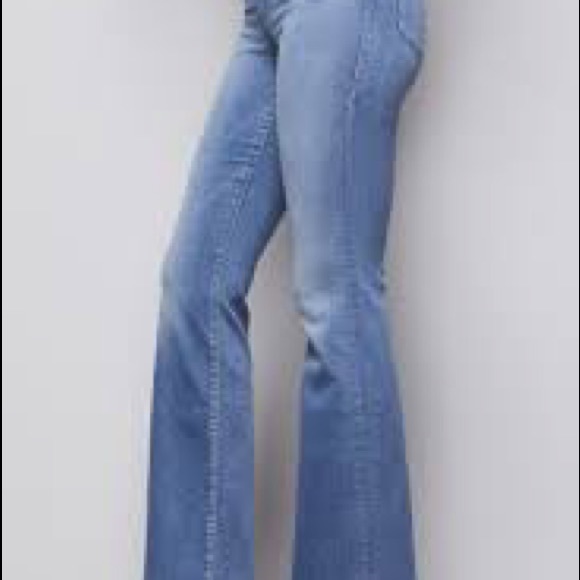 Good American ‘Good Flare’ jeans in BLUE381 - Picture 5 of 5